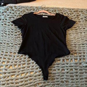 Aritzia - Black Short Sleeve Bodysuit